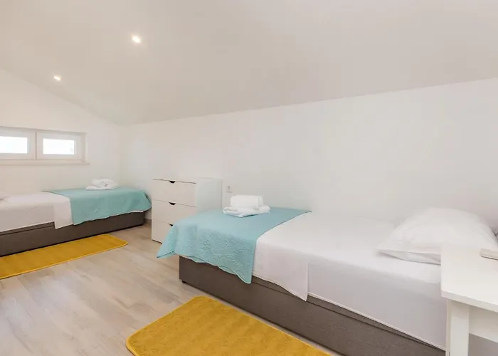 5 Bedroom Amazing In Kakma