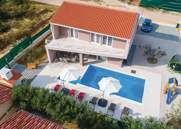 5 Bedroom Amazing In Vakantiehuis Kakma