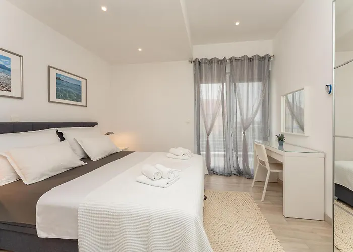 5 Bedroom Amazing In Kakma