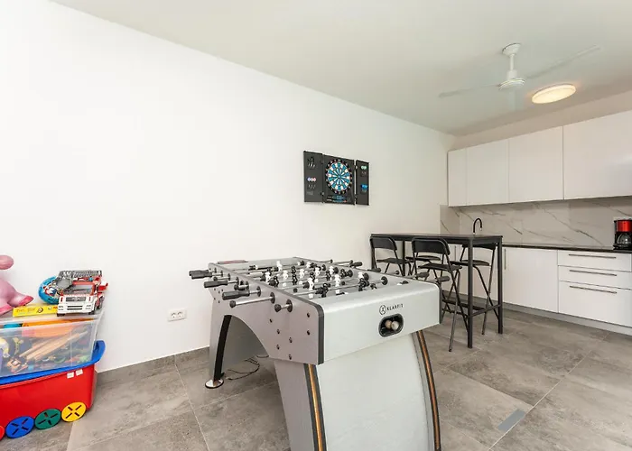 5 Bedroom Amazing In Kakma