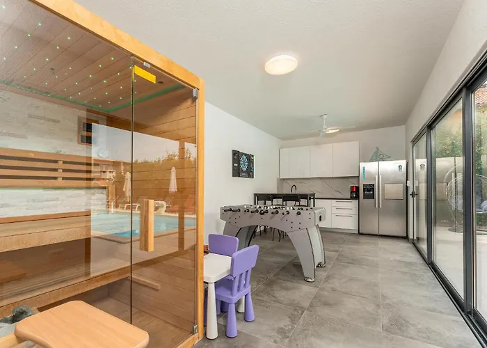 Vakantiehuis 5 Bedroom Amazing In *