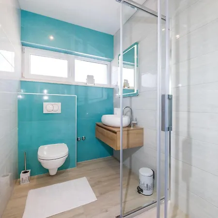 5 Bedroom Amazing In Kakma