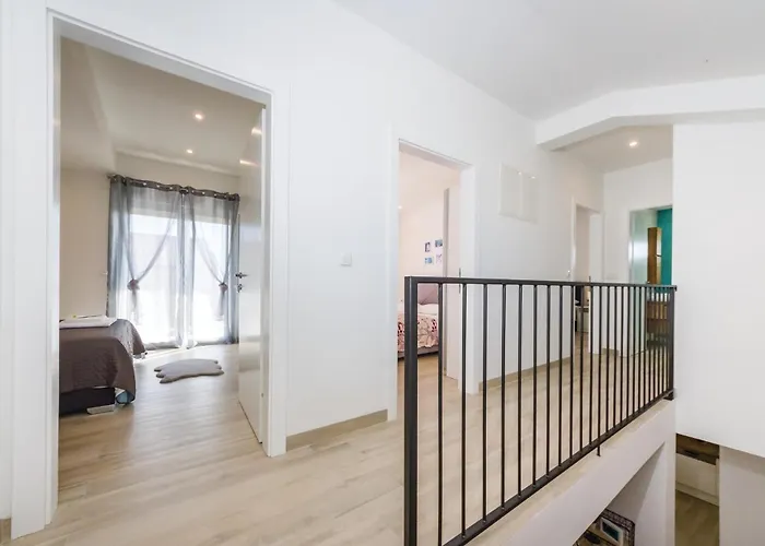 5 Bedroom Amazing In Ferienhaus *