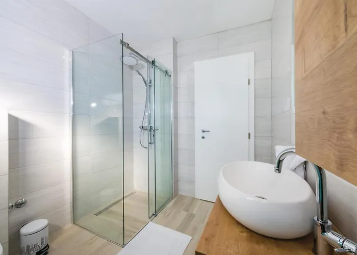5 Bedroom Amazing In 펜션 *