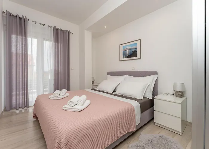 5 Bedroom Amazing In 펜션 Kakma