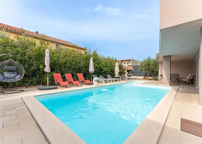 펜션 5 Bedroom Amazing In *
