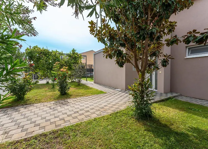펜션 5 Bedroom Amazing In Kakma